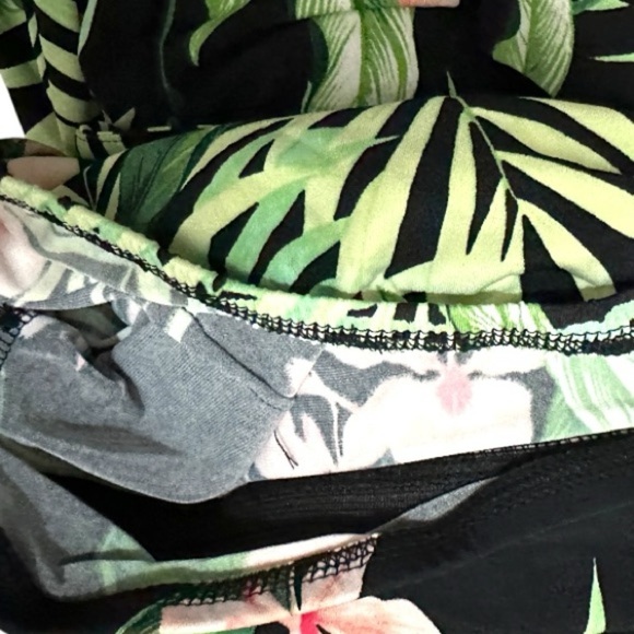 238 Tommy Bahama | NWT $148 Black Green Tropical Floral Halter Dress (Size XS) - Picture 16 of 16